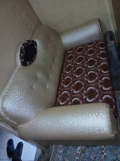 fabric sofa set with foam cushion  cream color and good condition