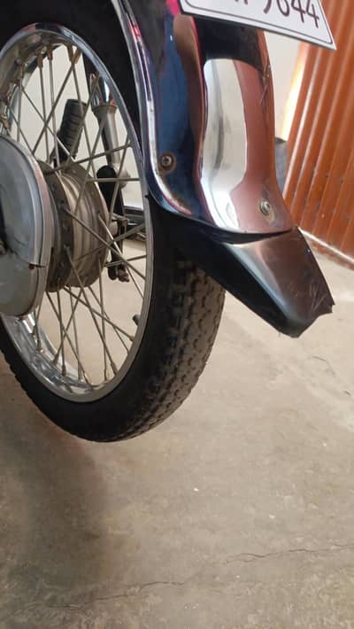 Honda CD70 (Total Genuine ) read caption