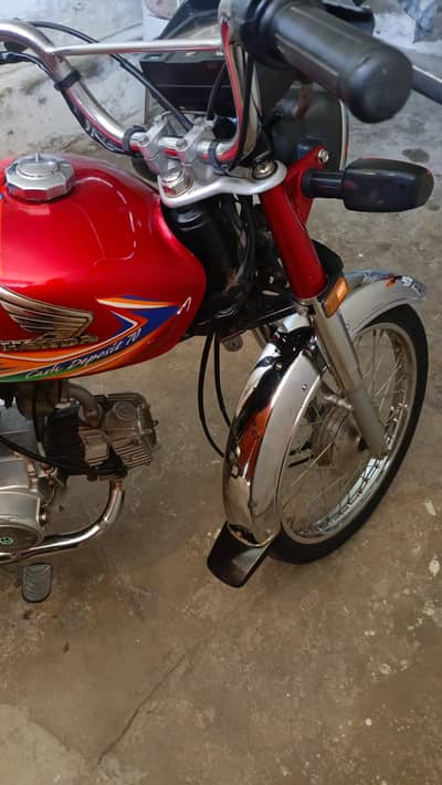 Honda CD70 (Total Genuine ) read caption