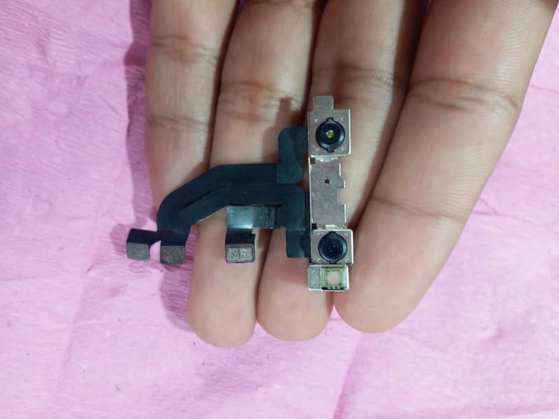 iPhone x front camera 0