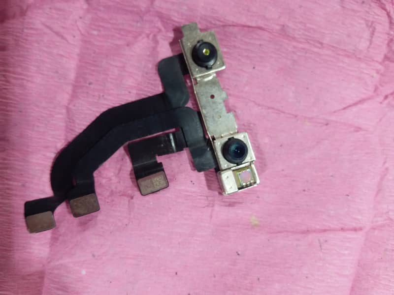 iPhone x front camera 1