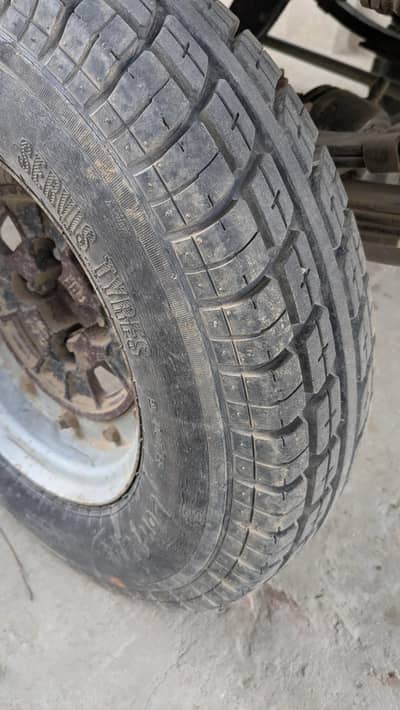 Tyre Loader rickshaw