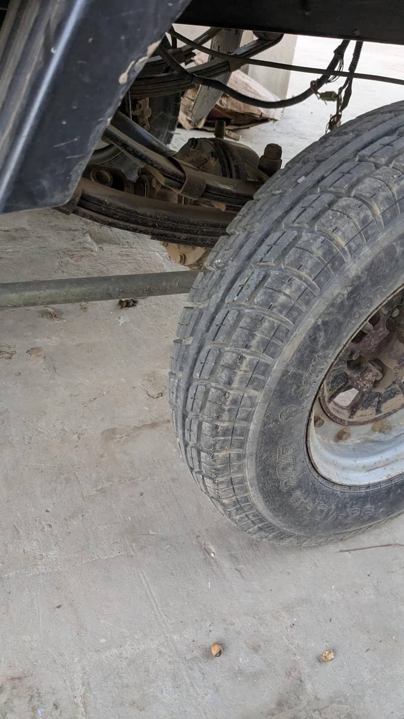 Tyre Loader rickshaw 4