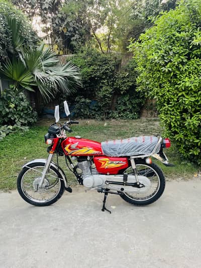 Honda cg 125 2021 model total original 10/10 conditin best for 2022 23