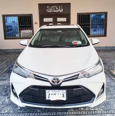 Grande 2022 Black Room