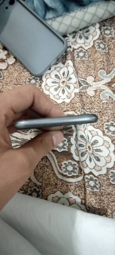 Urgent sale iphone 8