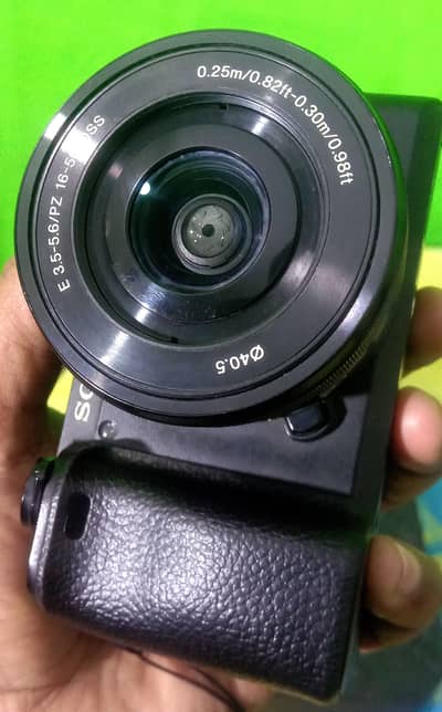 Sony A6400 Mirrorless Camera with 16-50mm Kit Lens – Like New