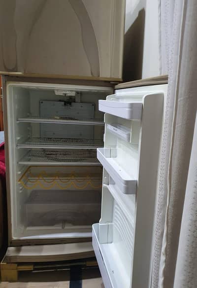 Dawlance fridge for sale