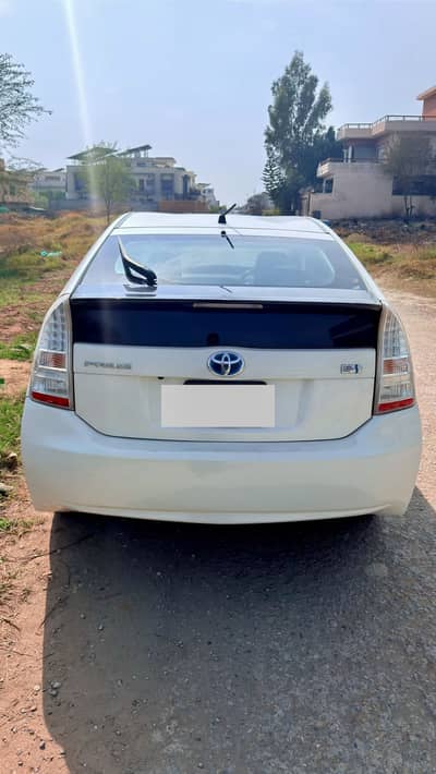 Toyota Prius 2011 (Import 2016) – Total Genuine | First Owner