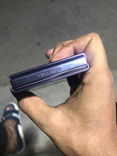 Samsung z flip 4 10/10 condition