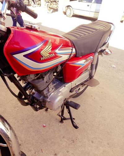 Honda CG 125 2016 model 03262107955 my WhatsApp number