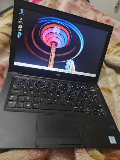 Dell Latitude 7290, Good Condition, Good Battery life, Orginal Charge