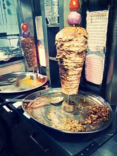 Expert in making burger and shawarma