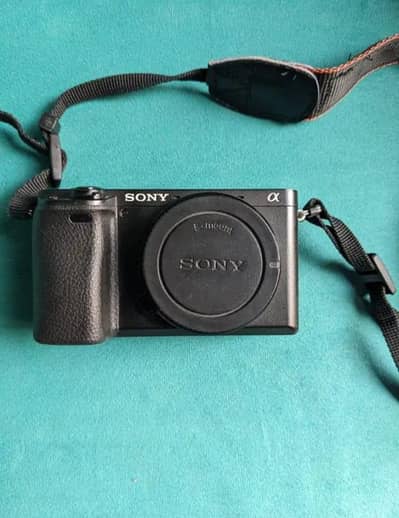 Sony a6400 my WhatsApp only O32O65634O2