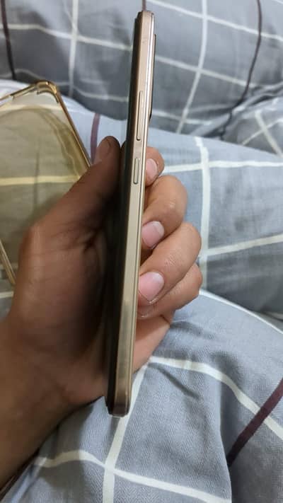 I am selling my vivo v23E