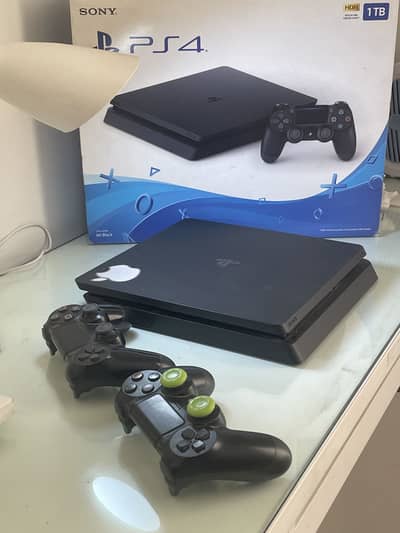 Ps4 slim 1 TB