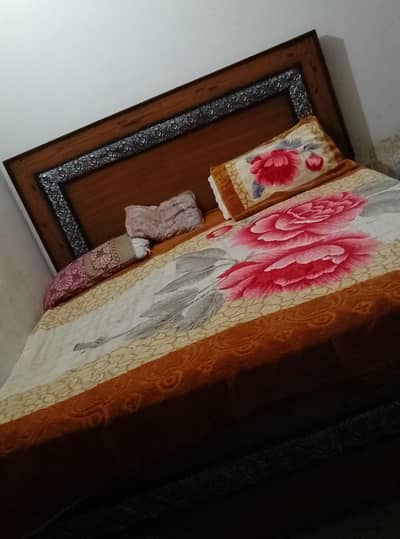 beautiful bed only used 2 months