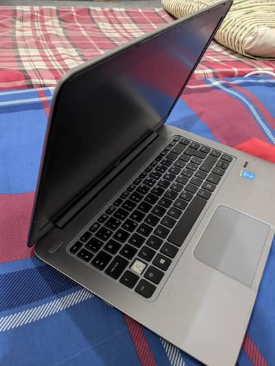 HP Elitebook Folio 1040 | 4gb ram | 128 gb memory |
