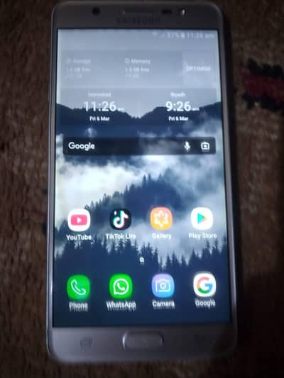 Samsung J7 Max Used.