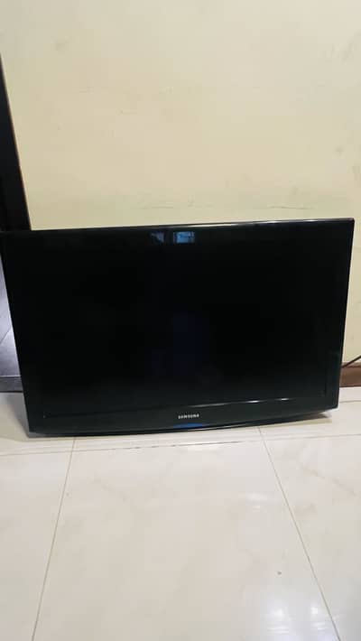 Samsung 42” LCD TV - Wall Mount Included - Urgent Sale