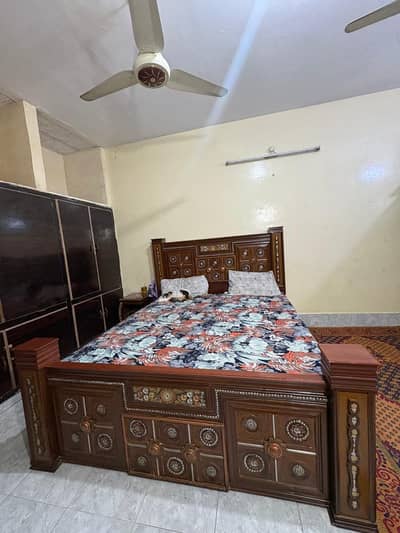 Urgently Selling my room furniture