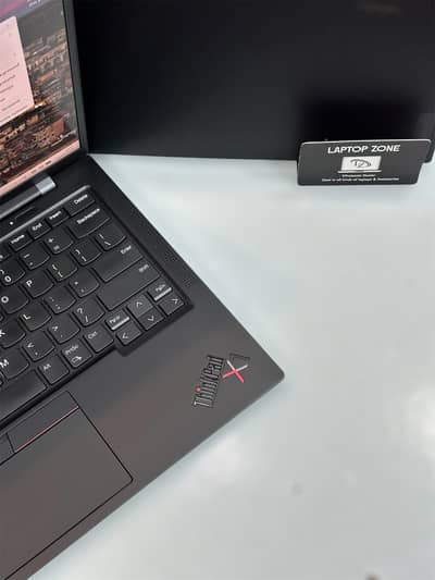 Lenovo thinkpad X1 carbon gen 10