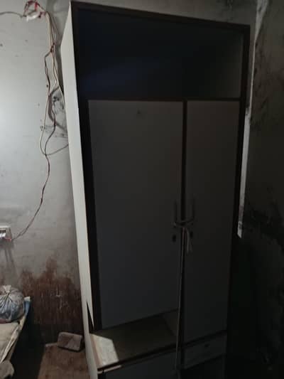 wardrobe/ Almirah