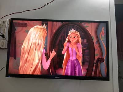 40 inch TV Akira 40mh403 Television for sale
