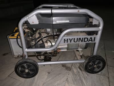 Hyundai HGS3500 Generator Petrol + Gas | Self Start | Battery | Like