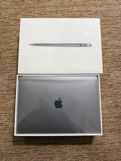 MacBook m1 air 2020 with box 10/10 excellent condition