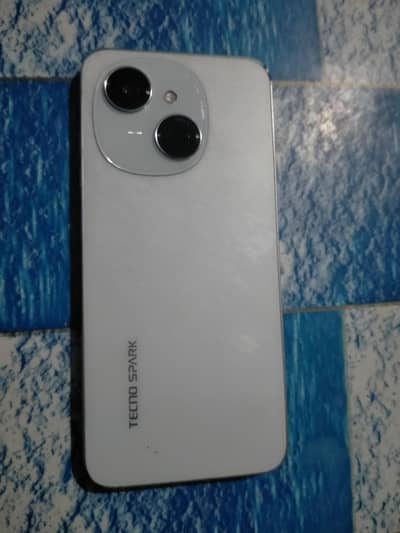 Tecno spark go1 4+64