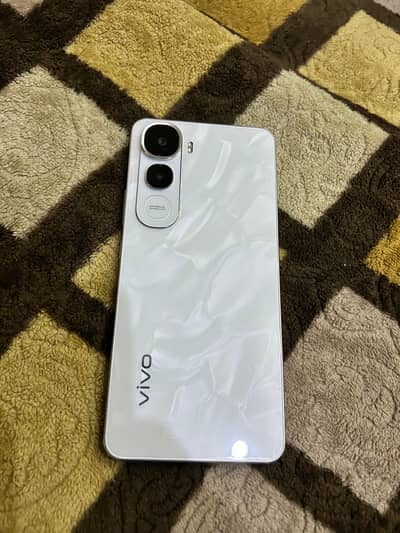 Vivo Y400 8/8 RAM 256 STORAGE IN WARRANTY.
