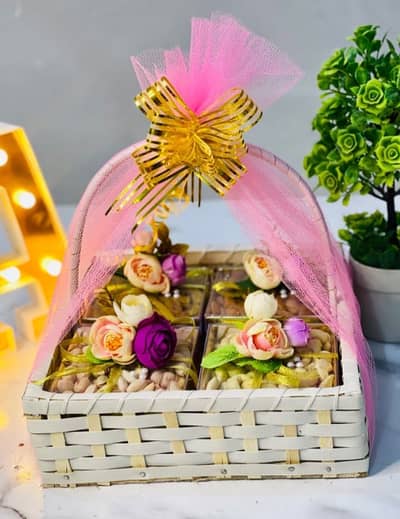 Customise gift baskets ,cakes &bouqets are available