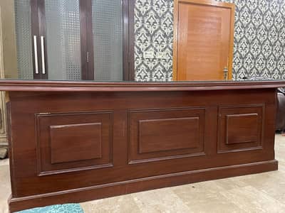 I want to sale my office tables slightly use very reasonable price