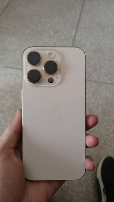 16 pro desert titaniium