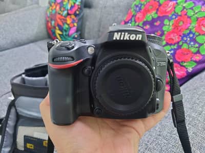 Nikon D7200 DSLR + 18-140mm VR Lens – Mint Condition