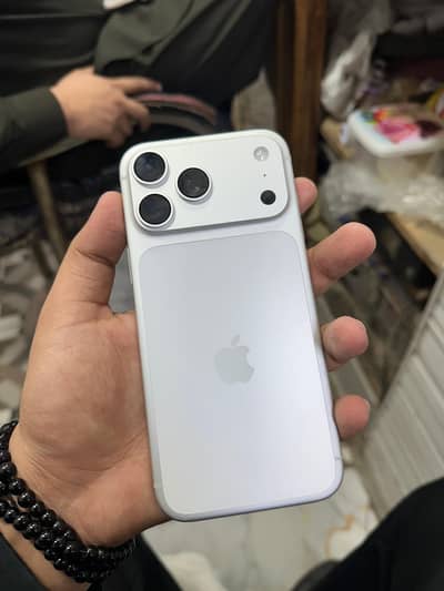 IPhone 17 pro max Factory Unlock