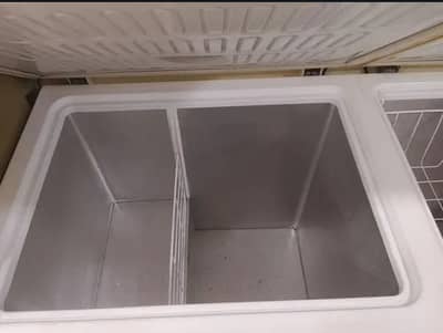 Waves 2 door fridger genuine condition for sale