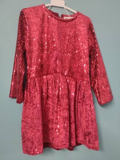 Red Frocks Bachay party 6-7years