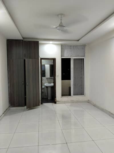 Studeo flat available for rent in E11 2