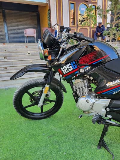 YAMAHA YBR G 2024 MODEL BLACK COLOUR