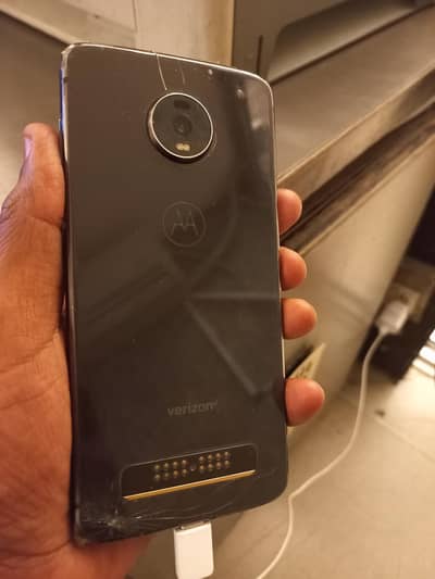 moto z4