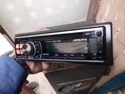 Alpine Geniun mp3 player usb/aux/BT/fm condition 10/10