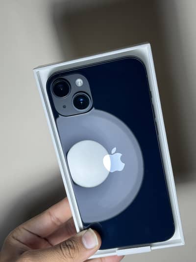 iPhone 14 Plus Factory Unlock 0 times charged