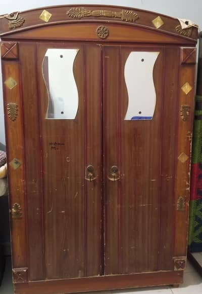 ALMAARI FOR SELL WITH CHEAP PRICE