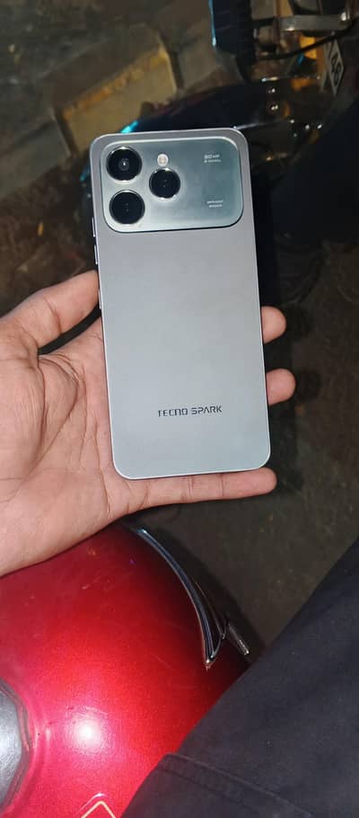 Techno Spark 40 Silver color