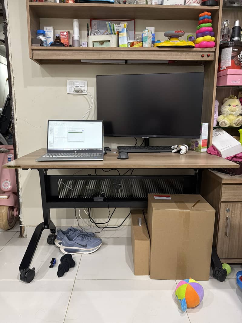 Computer or study table foldable interwood 0