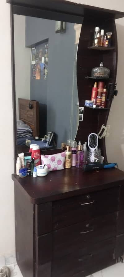 bed without metress with dressing