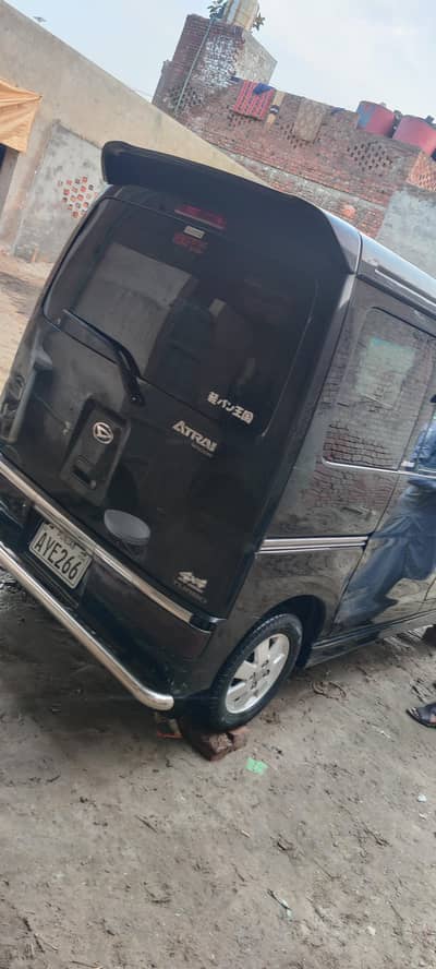 ghardi totally apni halat mein ha