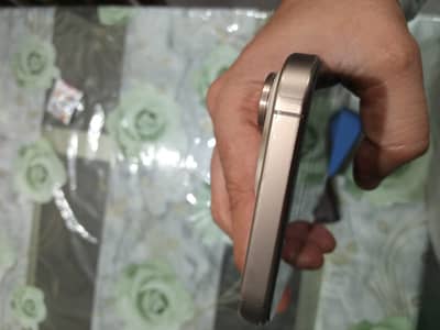 iPhone 15 pro max JV  dot hain phone